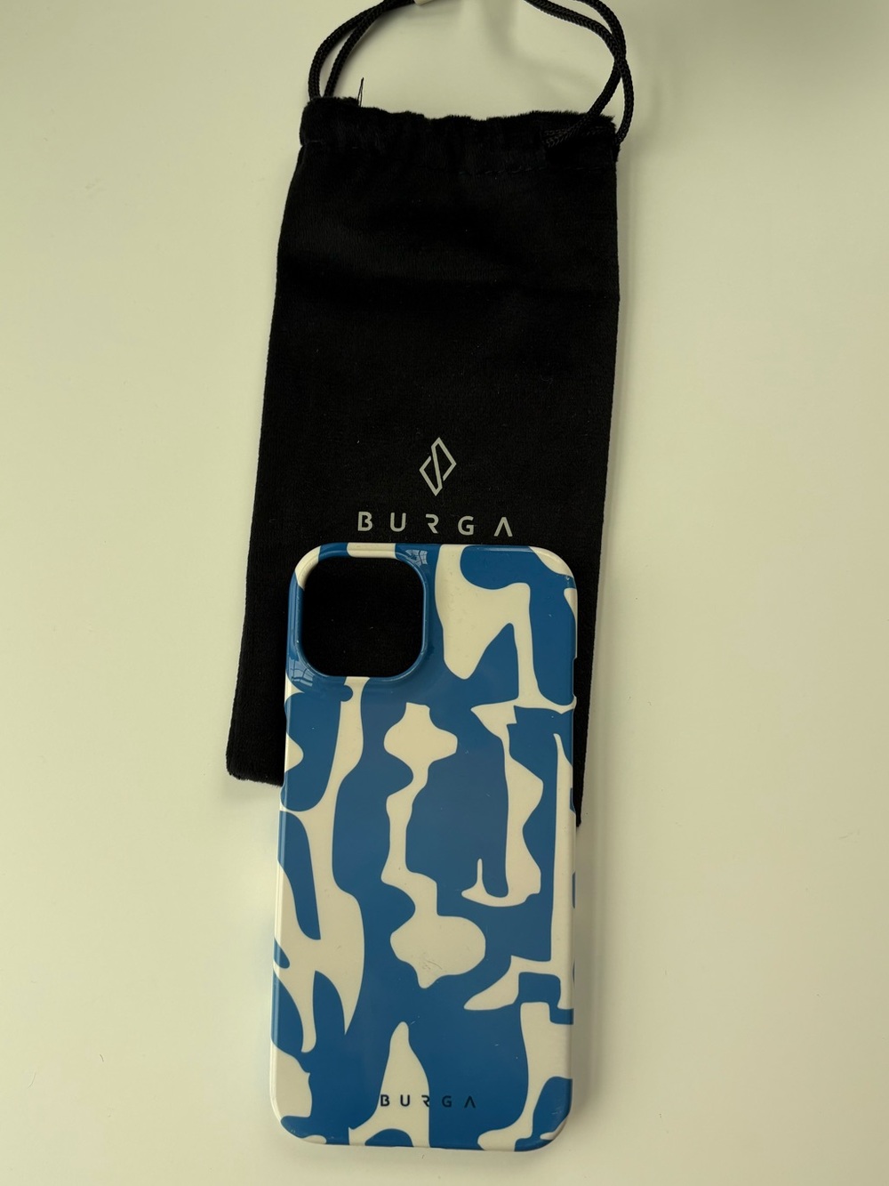Burga Snap Blue & White Abstract iPhone 13 case